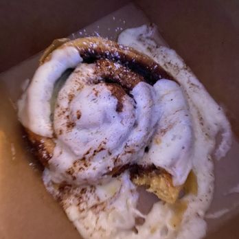 Xulo Coffee Bar - Cinnamon roll - Coffee & Tea Near Me - Elk Grove, California
