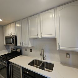Quartz Countertops & Full Height Backsplash