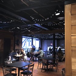 The Oink Joint Newnan - Dining area