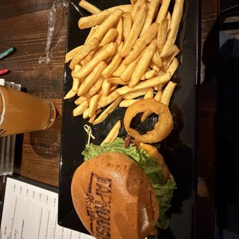 Taphouse Grille - Steakhouse Burger - New American Near Me - Hackettstown, New Jersey