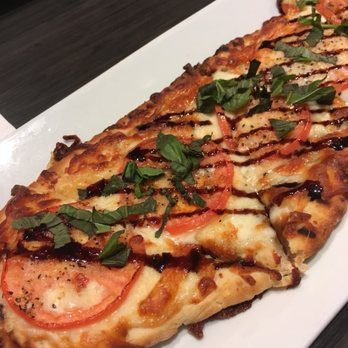 EP’s Bar & Grill - Margharita pizza. Sooooooo good!! - Southern Near Me - Memphis, Tennessee EP’s Bar & Grill - Margharita pizza. Sooooooo good!! - Southern Near Me - Memphis, Tennessee