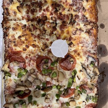 Jet's Pizza - 8 Corners pizza, too half chicken bacon ranch and bottom half super supreme. Turbo crust (cheese, garlic, butter) - Pizza Near Me - Lynnwood, Washington Jet's Pizza - 8 Corners pizza, too half chicken bacon ranch and bottom half super supreme. Turbo crust (cheese, garlic, butter) - Pizza Near Me - Lynnwood, Washington
