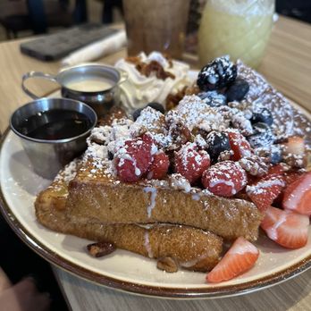 Cafe Silvestre - Berry French toast - Mexican Near Me - West Valley City, Utah