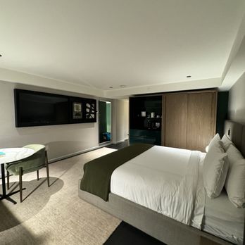 The Satire - Guest room - Hotels Near Me - Alexandria, Virginia The Satire - Guest room - Hotels Near Me - Alexandria, Virginia