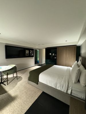 Hotel AKA Alexandria by null