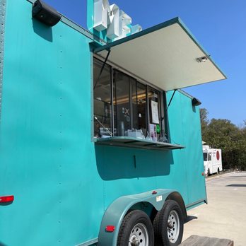 Me Latte - a blue food truck parked in a parking lot - Coffee & Tea Near Me - San Antonio, Texas