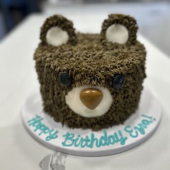 Randy’s Farm Bakery - a teddy bear birthday cake - Cupcakes Near Me - Chantilly, Virginia