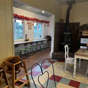 Mom's Pie House - Bakeries Near Me - Julian, California