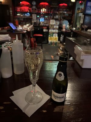 Warren's Inn by null