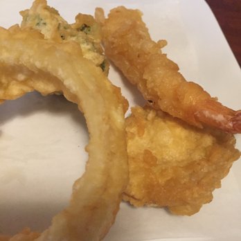 Ginza Sushi - Tempura mix minus one shrimp and the pumpkin thingy!! - Sushi Bars Near Me - Honolulu, Hawaii