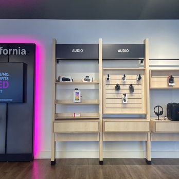 T-Mobile Experience Store - Mobile Phones Near Me - Valencia, California T-Mobile Experience Store - Mobile Phones Near Me - Valencia, California