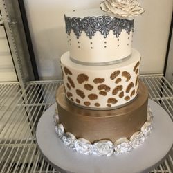 Lisa Mae Cakes - Birthday Cake