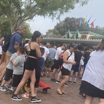 Disneyland Resort Area - Dress for comfort & coolness, high temps again today 6-26-22 - Resorts Near Me - Anaheim, California