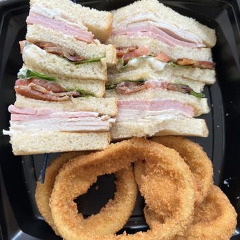 Black Bear Diner Fullerton - Turkey Club (880-1040 cals.) - American Near Me - Fullerton, California Black Bear Diner Fullerton - Turkey Club (880-1040 cals.) - American Near Me - Fullerton, California
