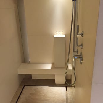 奕居 - Awesome shower with a hidden perimeter floor drain. - Hotels Near Me - Hong Kong, HK
