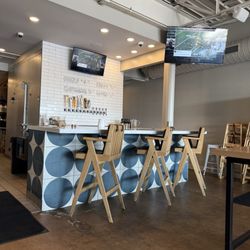 Little Stack Haystack Burgers - Tap and bar area
