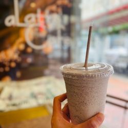 aLatté Cafe - Cookies and cream milkshake