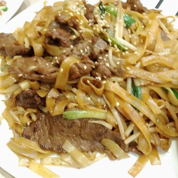 Congee Queen - Fried rice noodles with beef - Chinese Near Me - North York, Ontario