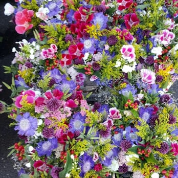Simply Life Farm - Flowers used in my wedding. They were perfect! - Florists Near Me - Olympia, Washington Simply Life Farm - Flowers used in my wedding. They were perfect! - Florists Near Me - Olympia, Washington