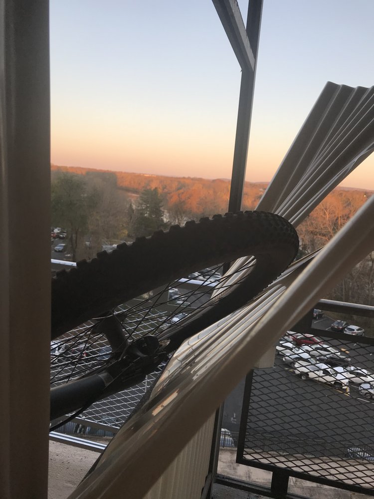 THE COLONY HOUSE APARTMENTS Updated June 2024 18 Photos 1050 St, New Brunswick, New