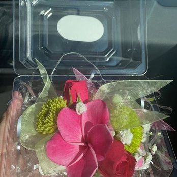 Blooming Gals Flower Shop - Wristlet corsage - Florists Near Me - Corona, California Blooming Gals Flower Shop - Wristlet corsage - Florists Near Me - Corona, California