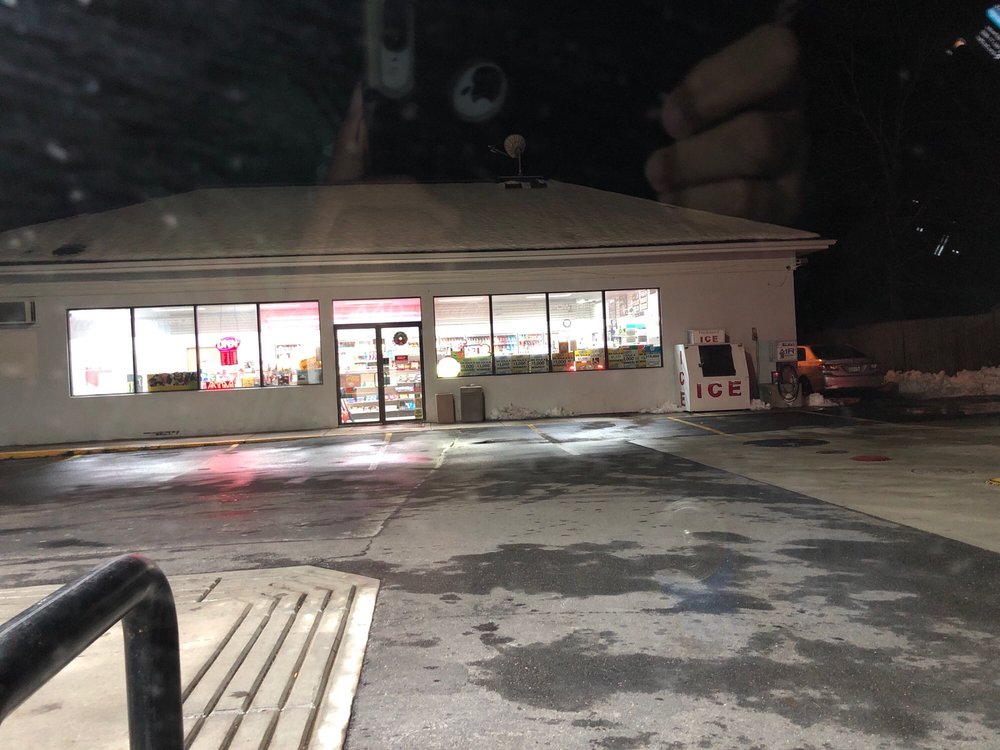 VALERO Updated September 2024 449 Riverside Dr, North Grosvenordale