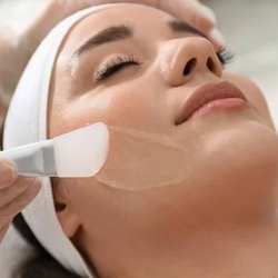 Unique U Spa - Facial