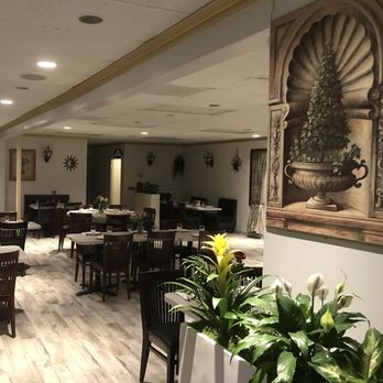 LE Chef Mediterranean - Dining Entrance - Mediterranean Near Me - Upland, California LE Chef Mediterranean - Dining Entrance - Mediterranean Near Me - Upland, California