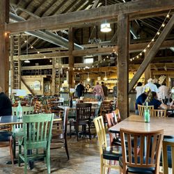 Hartford Hill Winery - The old barn atmosphere is charming.