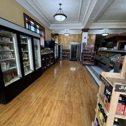 The Vault Deli - Lots of great cold drinks and also bottles of wine for purchase.