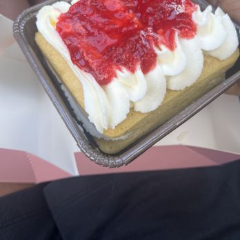 Crumbl - Bellaire - Strawberry shortcake - Bakeries Near Me - Bellaire, Texas Crumbl - Bellaire - Strawberry shortcake - Bakeries Near Me - Bellaire, Texas