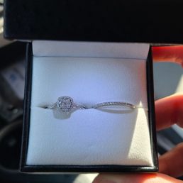 Beautiful wedding ring repairs. Beautiful wedding ring repairs.