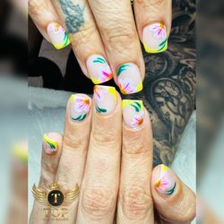 Top Nails Salon