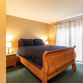 Lorimer Ridge Lodge - Guest Houses Near Me - Whistler, British Columbia Lorimer Ridge Lodge - Guest Houses Near Me - Whistler, British Columbia
