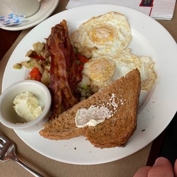 Pershing Square - Two eggs with bacon and toast - American Near Me - New York, New York Pershing Square - Two eggs with bacon and toast - American Near Me - New York, New York