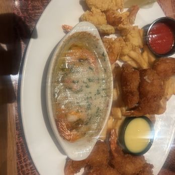 Rainforest Cafe - Shrimp seasonal enteee - American Near Me - Lake Buena Vista, Florida Rainforest Cafe - Shrimp seasonal enteee - American Near Me - Lake Buena Vista, Florida