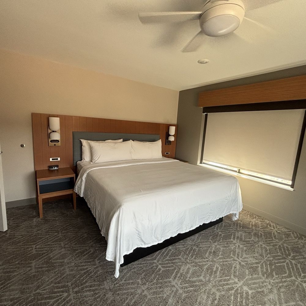 Voco Moab - Bedroom 2 - Hotels Near Me - Moab, Utah Voco Moab - Bedroom 2 - Hotels Near Me - Moab, Utah