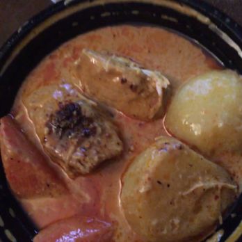Pink Pepper - Unacceptable yellow chicken curry! Whole potatoes are the majority of this small portion with a few pieces of carrot and chx. - Thai Near Me - Los Angeles, California