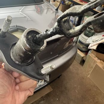 Dave's Dispatch Auto Service - Leaky clutch master cylinder - Auto Repair Near Me - Honolulu, Hawaii