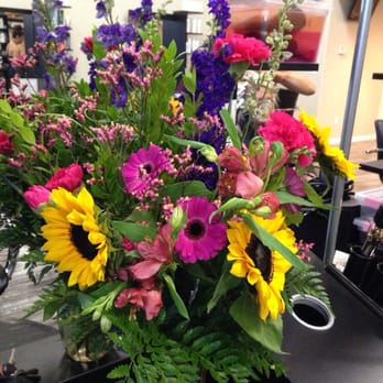 Alpine Artistic Florist - Not the best picture.. But u get the idea. Beautiful. - Florists Near Me - Alpine, California