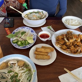 Vina Asian Restaurant - Egg rolls, tofu lemon grass and Thai tea with tapioca - Vietnamese Near Me - Spokane, Washington