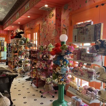 Sloan's - Clematis St. - Inside - Ice Cream & Frozen Yogurt Near Me - West Palm Beach, Florida