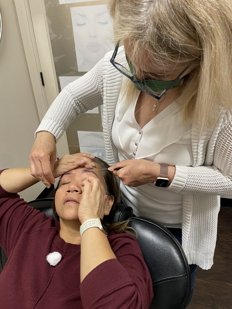 Perfect Eyebrows Threading Logo