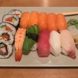 Aikin's Sushi - The 15 piece meal