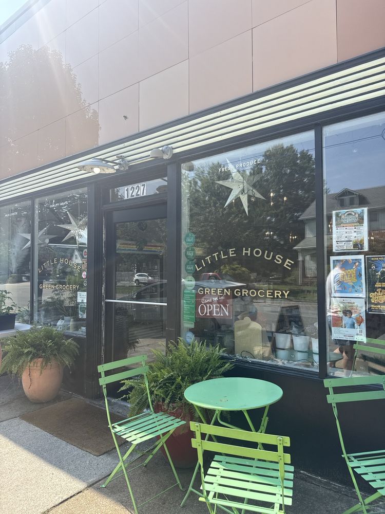 Little House Green Grocery Logo