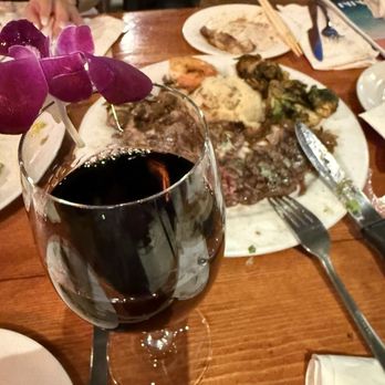 Lulu's Waikiki - Wine with Ribeye - Burgers Near Me - Honolulu, Hawaii