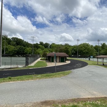 Hanes Park - Running track and tennis courts - Parks Near Me - Winston-Salem, North Carolina Hanes Park - Running track and tennis courts - Parks Near Me - Winston-Salem, North Carolina