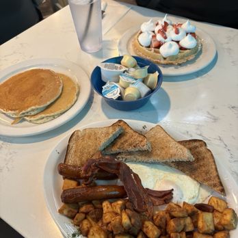 Flying Saucer Restaurant - ET special plus a waffle in the background - Diners Near Me - Niagara Falls, Ontario Flying Saucer Restaurant - ET special plus a waffle in the background - Diners Near Me - Niagara Falls, Ontario