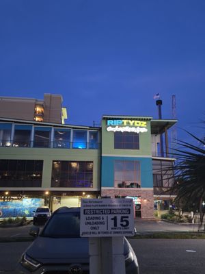 RipTydz Oceanfront Grille & Rooftop Bar by null