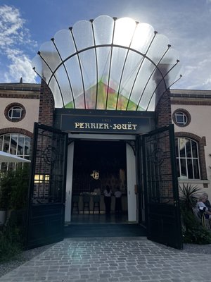 Perrier-Jouet by null